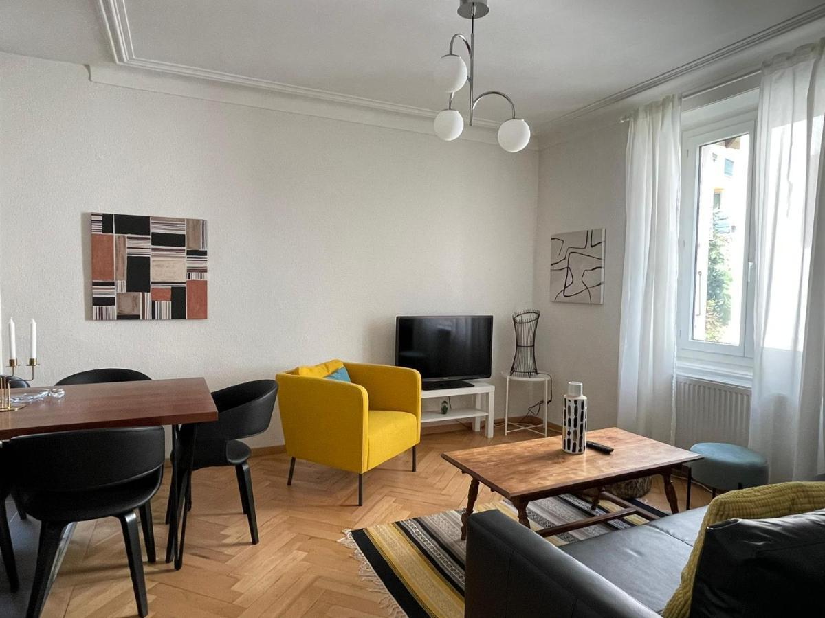Appartement LUNA avec parking couvert privé Le Locle Exterior foto